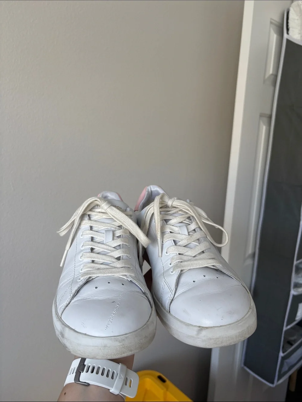 Tory Burch Howell Court sneakers in the titanium white and petunia pink SZ 9